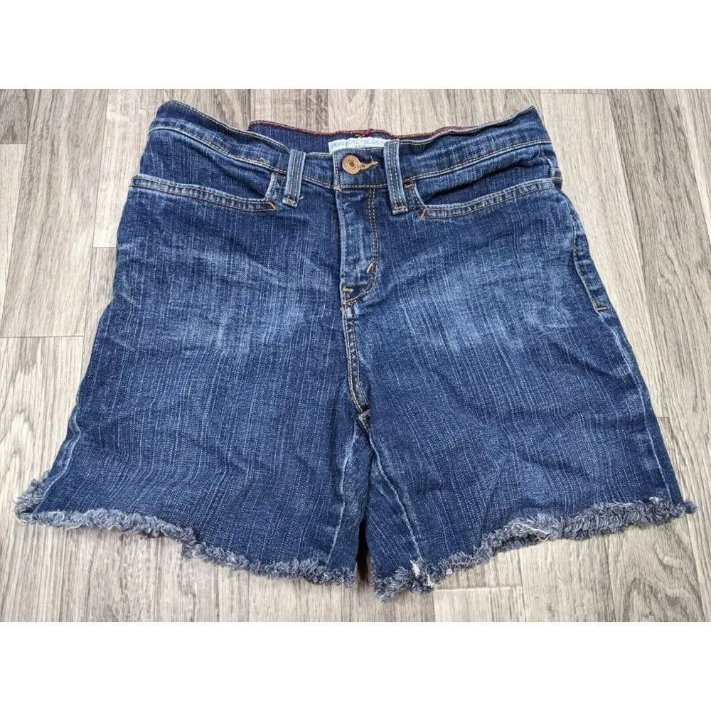 (3/$35)Levis 548 Size 4 Perfectly Slimming Fringe Hem Stretchy Denim Jean Shorts